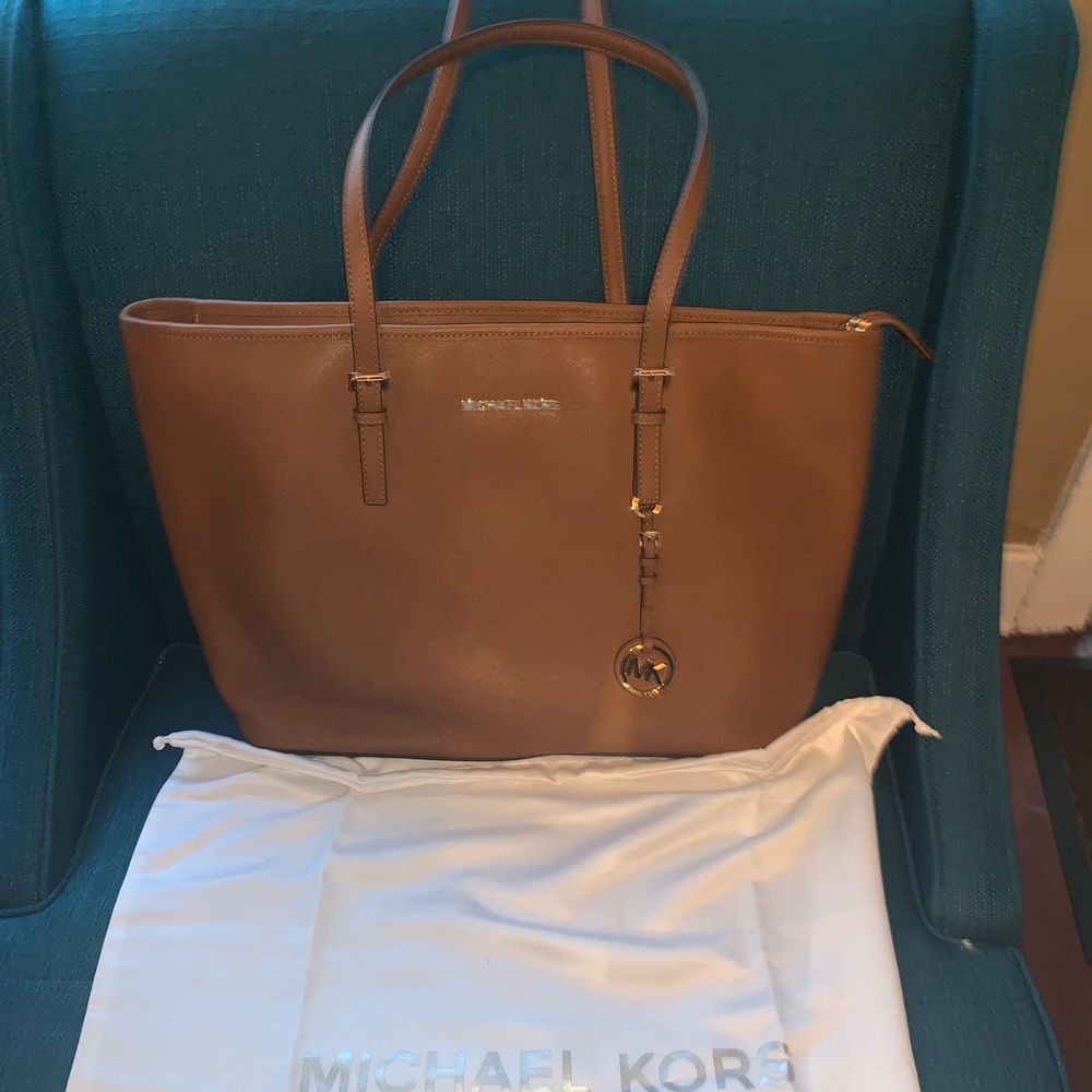 AUTHENTIC Michael Kors Jet Set Travel Tote
